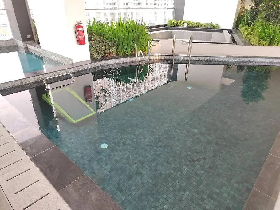 Seaview Infinity Pool , 40Th , 9Pax, 3Rooms 2Carpark Jelutong