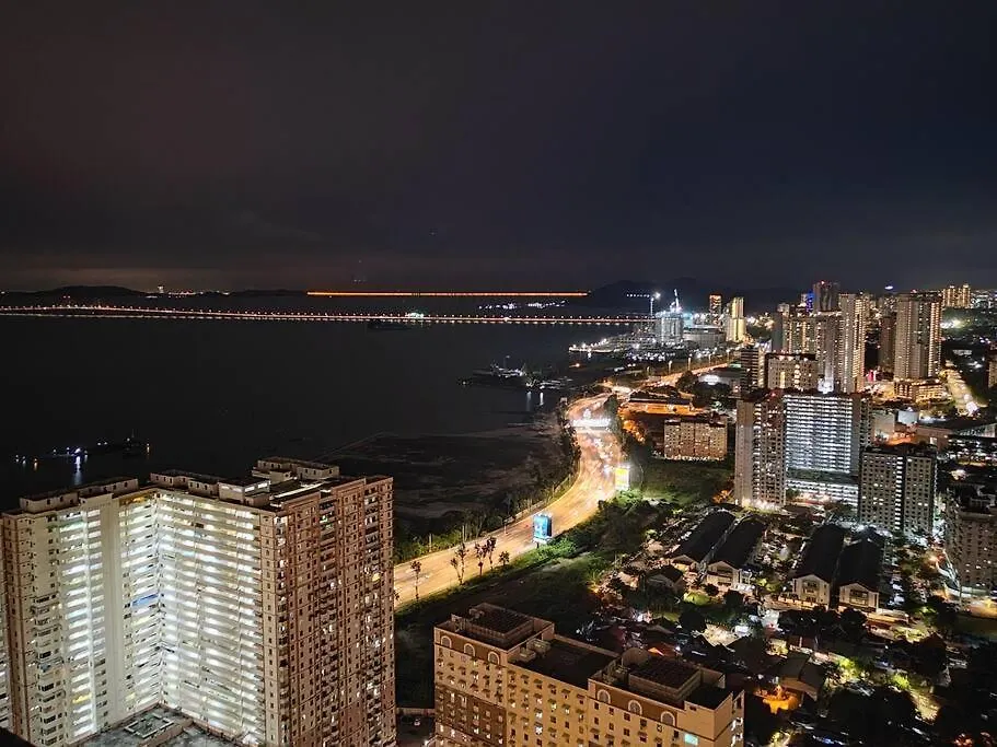 Seaview Infinity Pool , 40Th , 9Pax, 3Rooms 2Carpark Jelutong Lejlighed