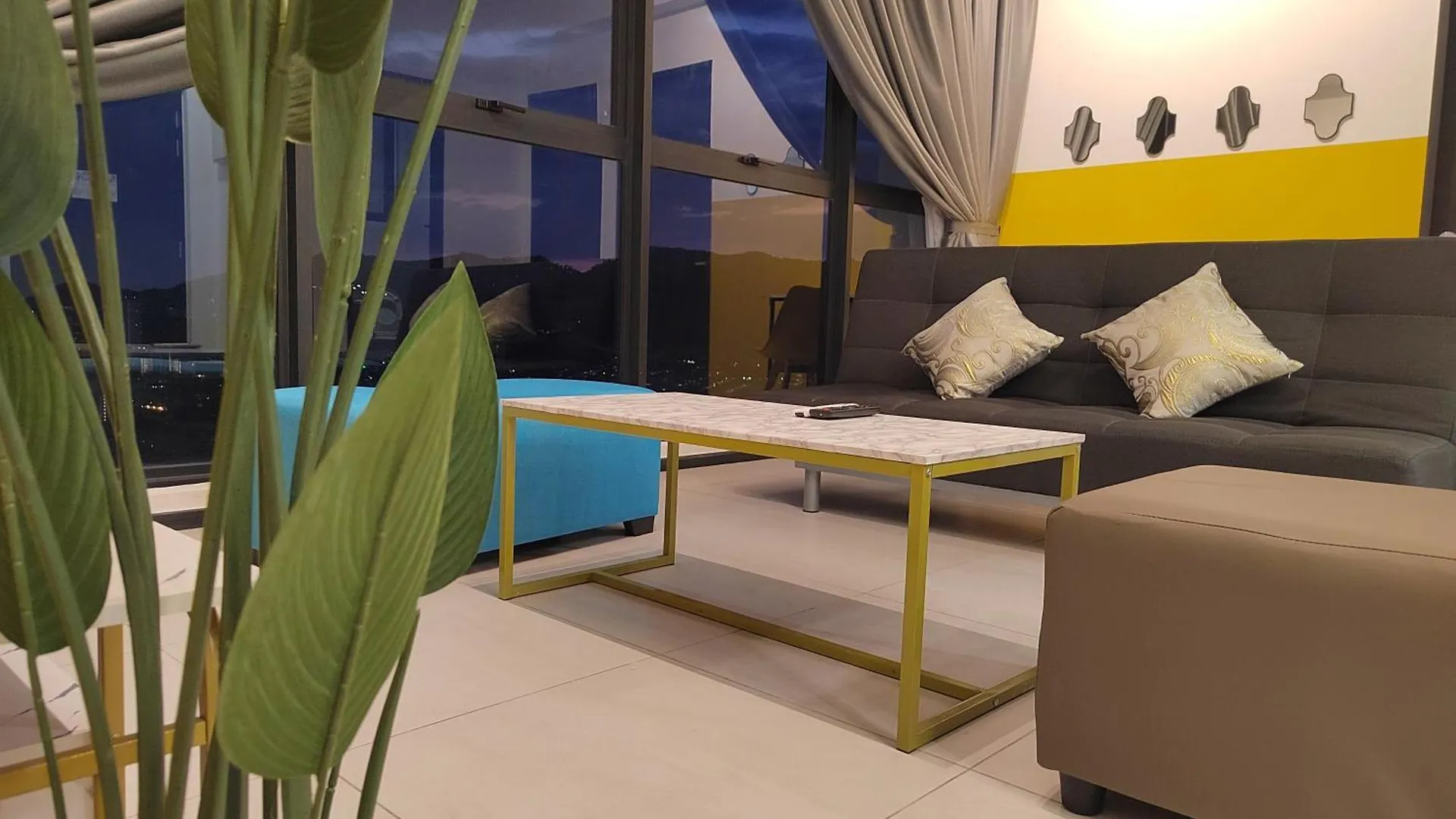 Seaview Infinity Pool , 40Th , 9Pax, 3Rooms 2Carpark Jelutong Lejlighed
