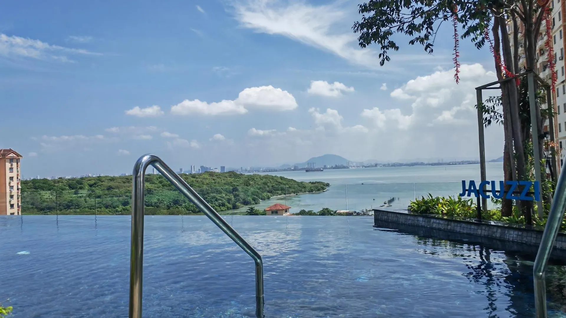 Lejlighed Seaview Infinity Pool , 40Th , 9Pax, 3Rooms 2Carpark Jelutong